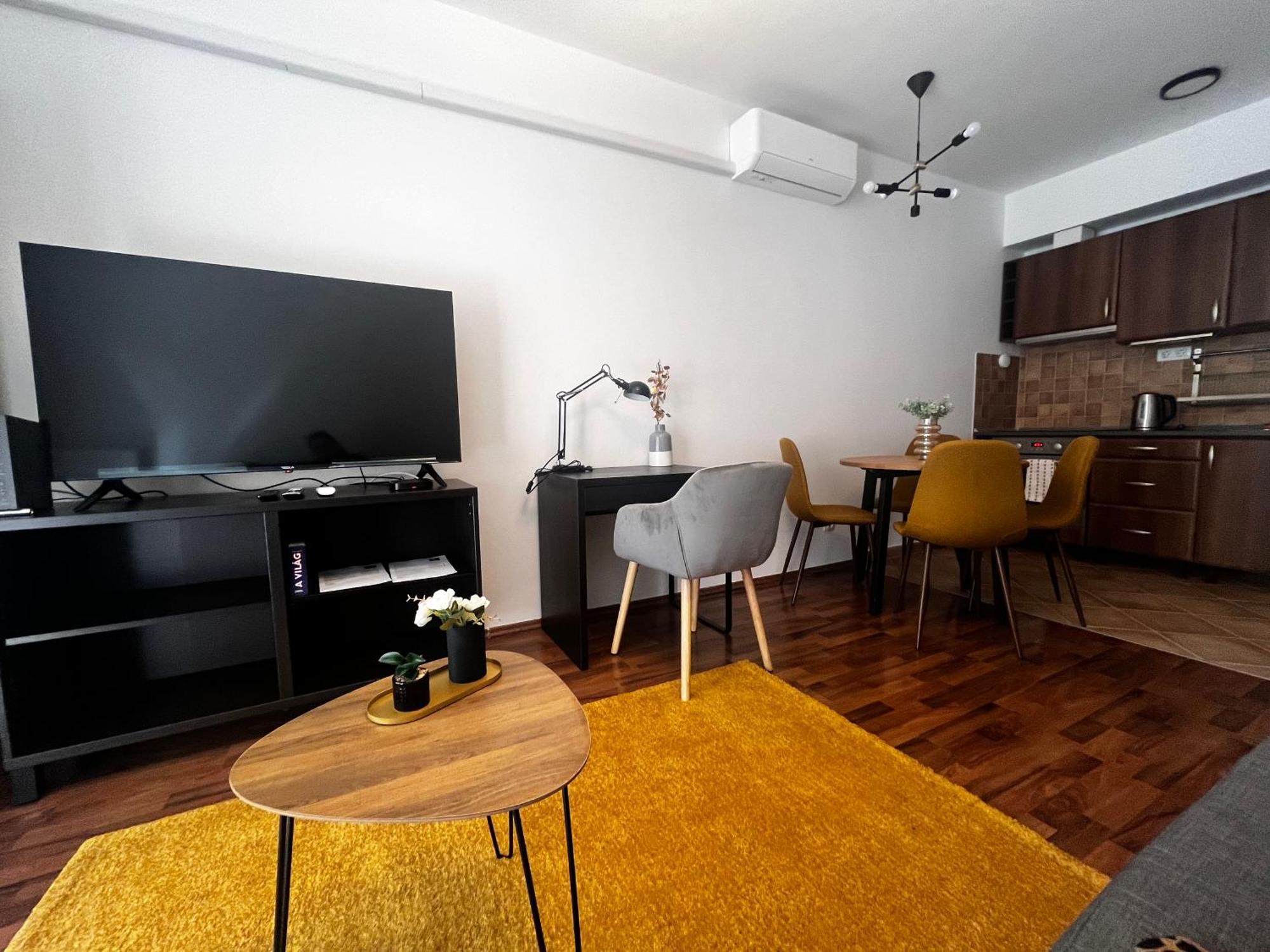 Apartment Corvin Gold City Garden *