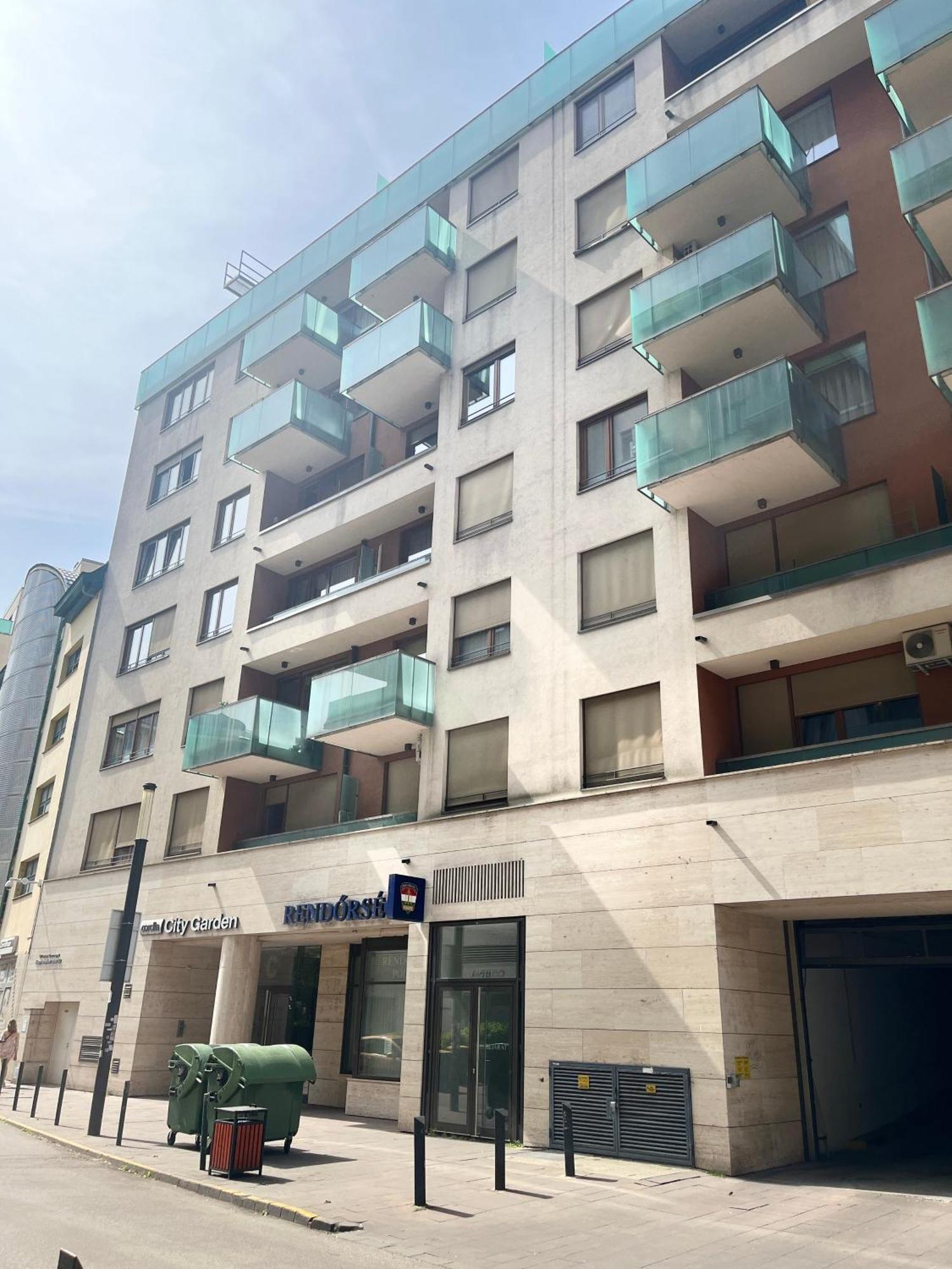 Apartment Corvin Gold City Garden *